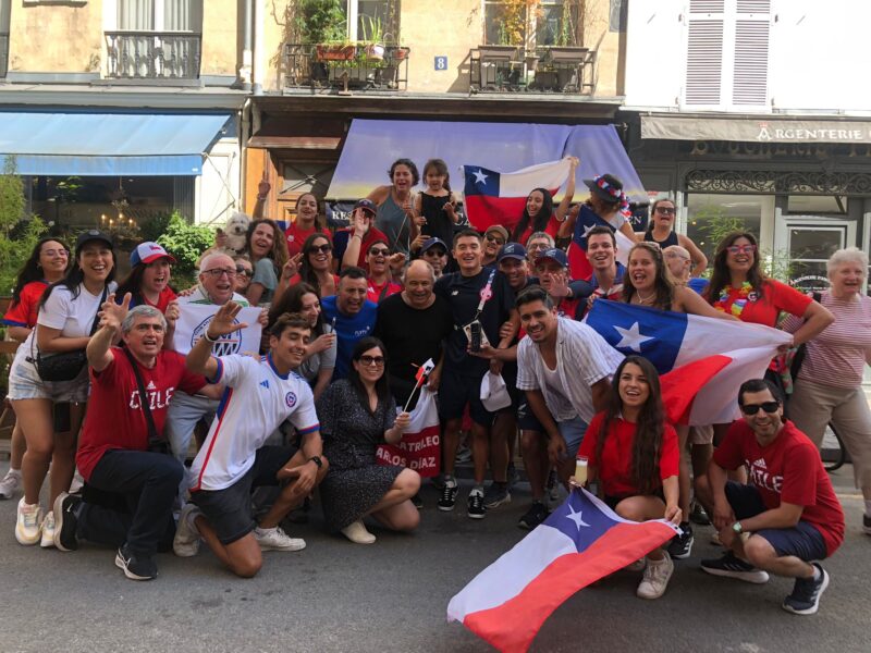 Deux athlètes chiliens participent au Marathon.