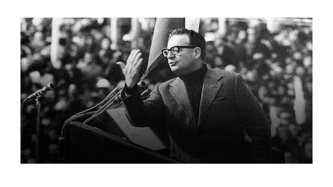 Salvador Allende s'adressant à la foule